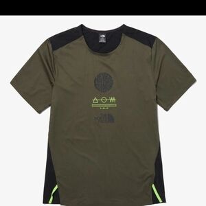 The North Face Men's Olive and Black Graphic Tee